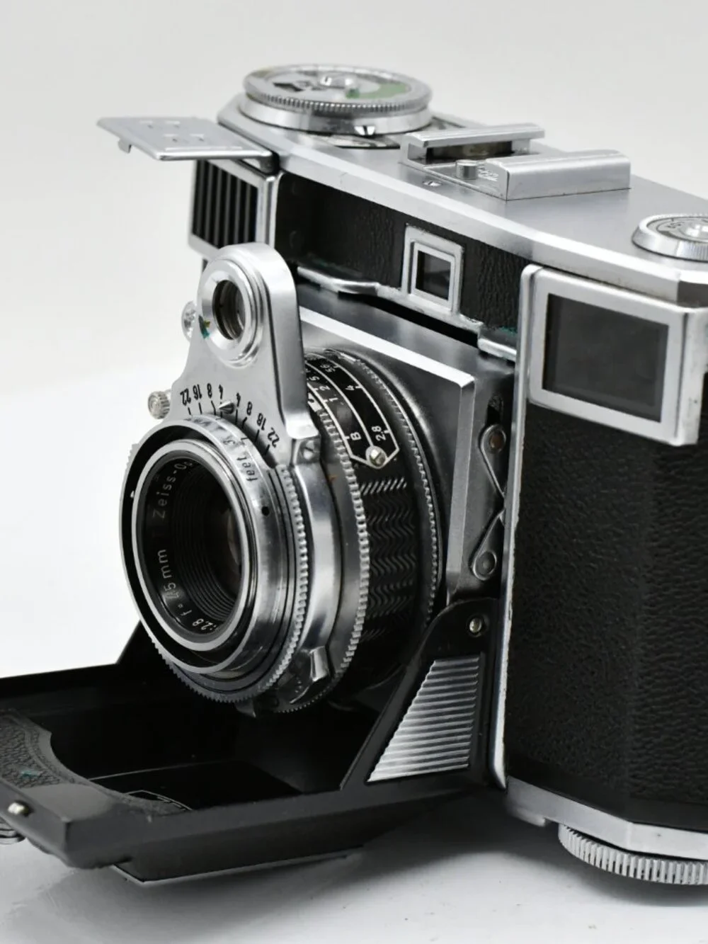 Vintage Zeiss Ikon Contessa Model 533 24 35mm Camera 1953-1955